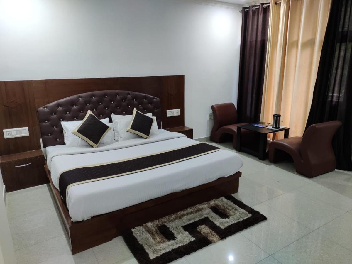 Hotel Vansh Касол Екстериор снимка
