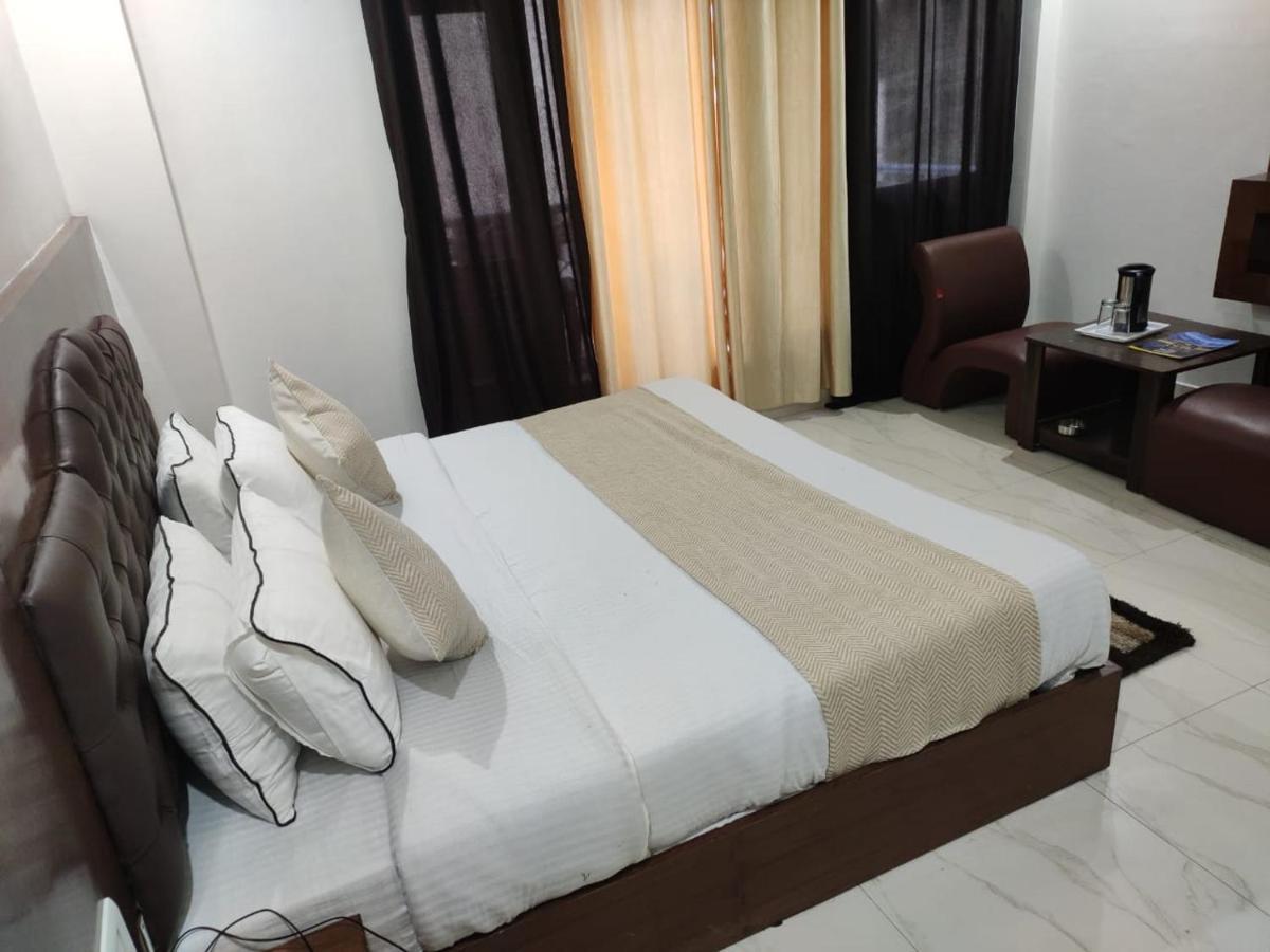 Hotel Vansh Касол Екстериор снимка